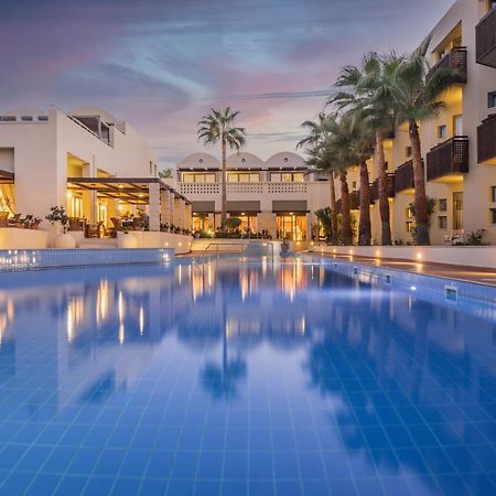 เยียนนูลิส ซานตามารีนา บีช โฮเต็ล Hotel Agia Marina  ภายนอก รูปภาพ