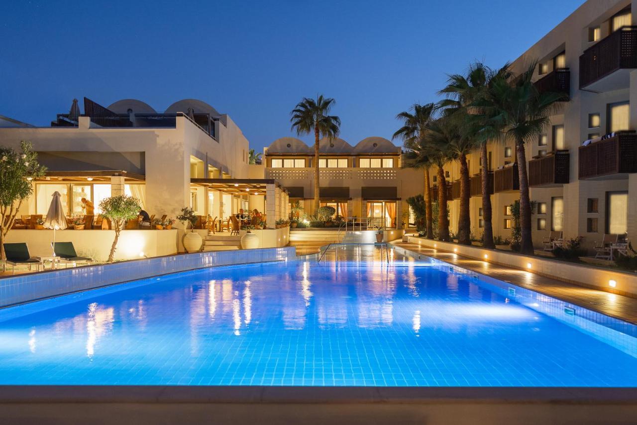 เยียนนูลิส ซานตามารีนา บีช โฮเต็ล Hotel Agia Marina  ภายนอก รูปภาพ