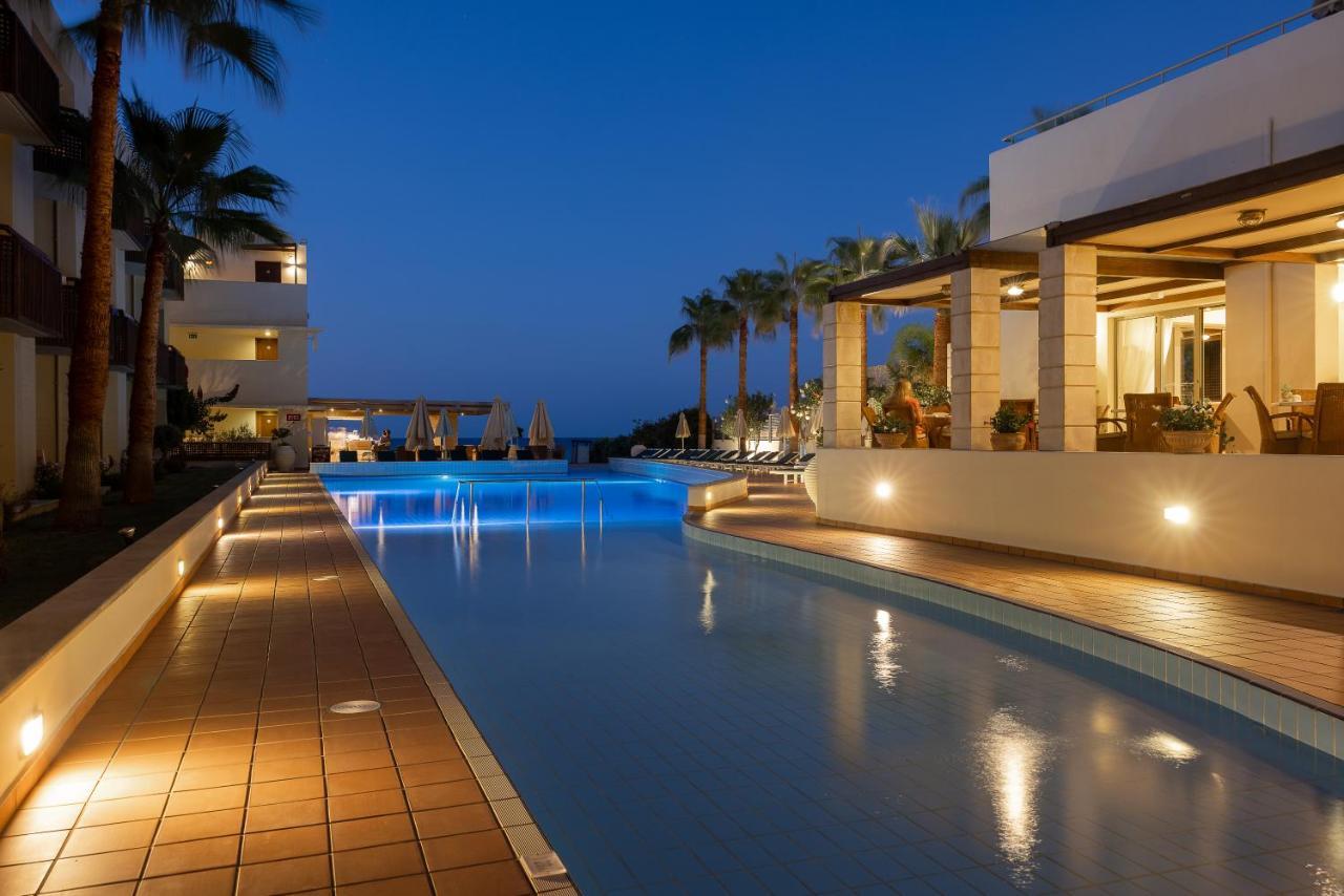 เยียนนูลิส ซานตามารีนา บีช โฮเต็ล Hotel Agia Marina  ภายนอก รูปภาพ