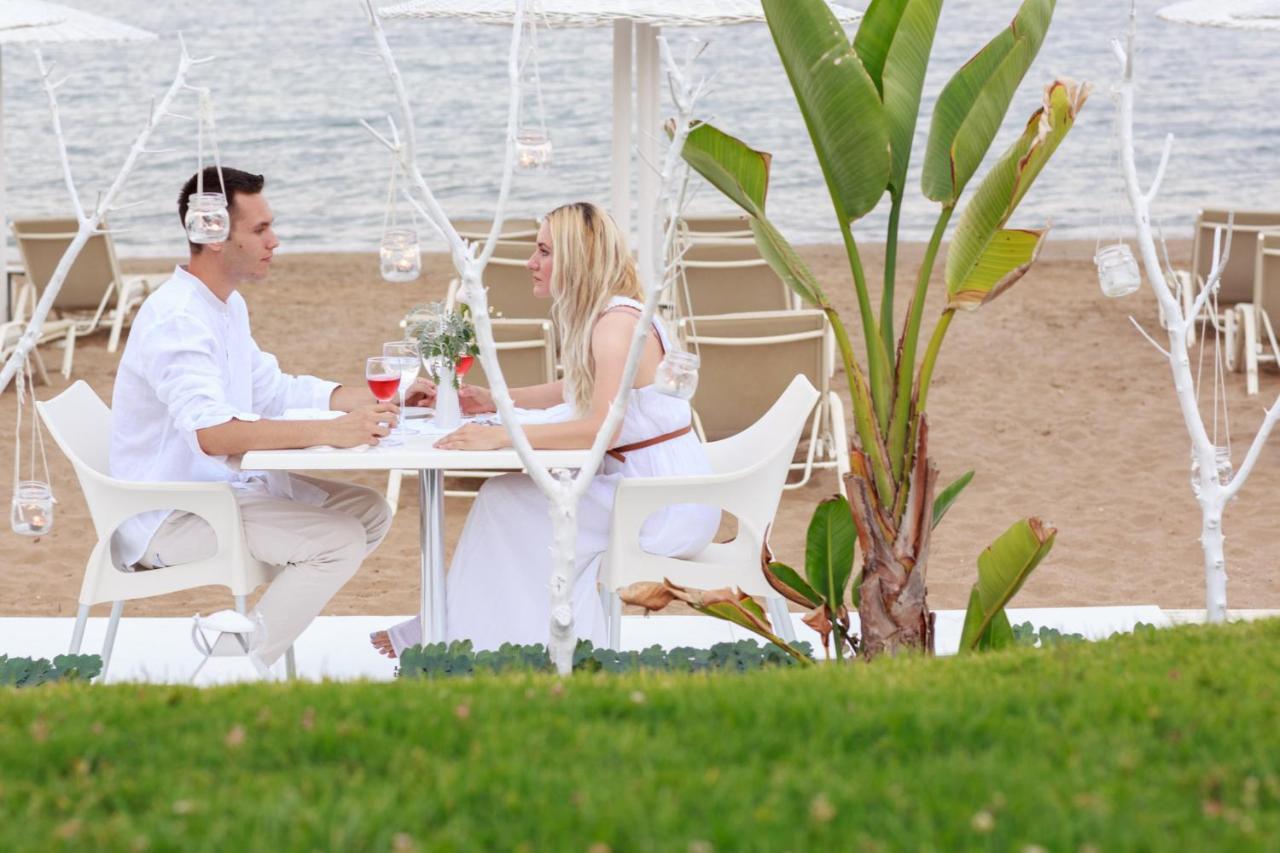 เยียนนูลิส ซานตามารีนา บีช โฮเต็ล Hotel Agia Marina  ภายนอก รูปภาพ