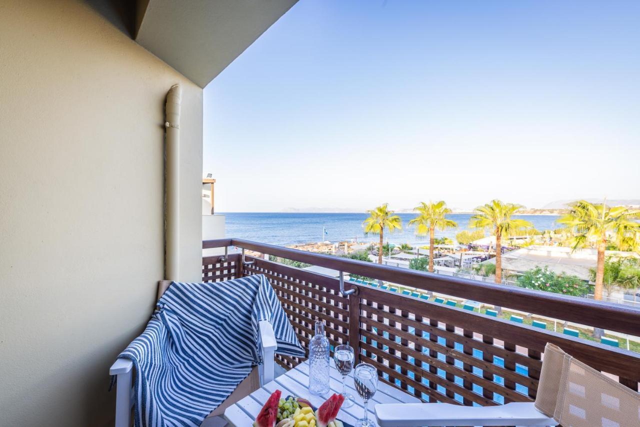 เยียนนูลิส ซานตามารีนา บีช โฮเต็ล Hotel Agia Marina  ภายนอก รูปภาพ
