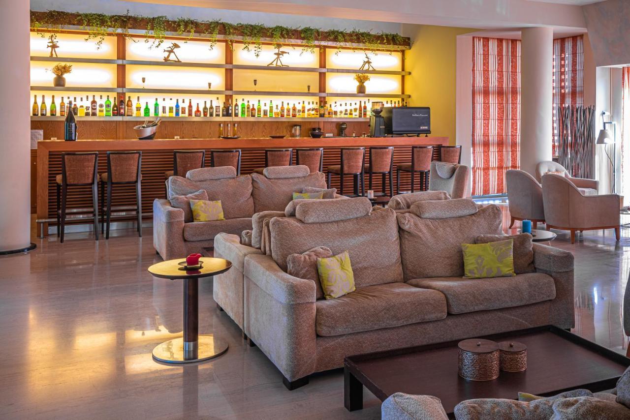 เยียนนูลิส ซานตามารีนา บีช โฮเต็ล Hotel Agia Marina  ภายนอก รูปภาพ