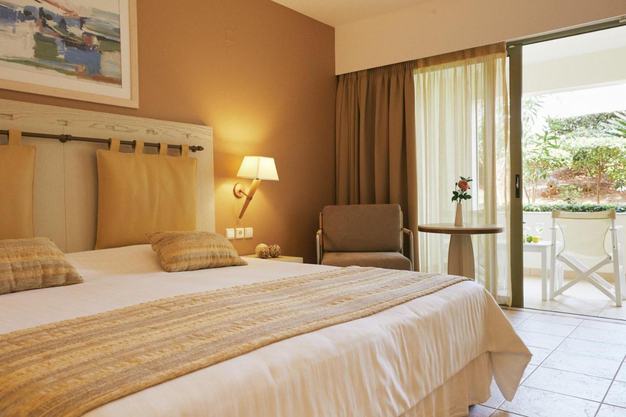 เยียนนูลิส ซานตามารีนา บีช โฮเต็ล Hotel Agia Marina  ภายนอก รูปภาพ