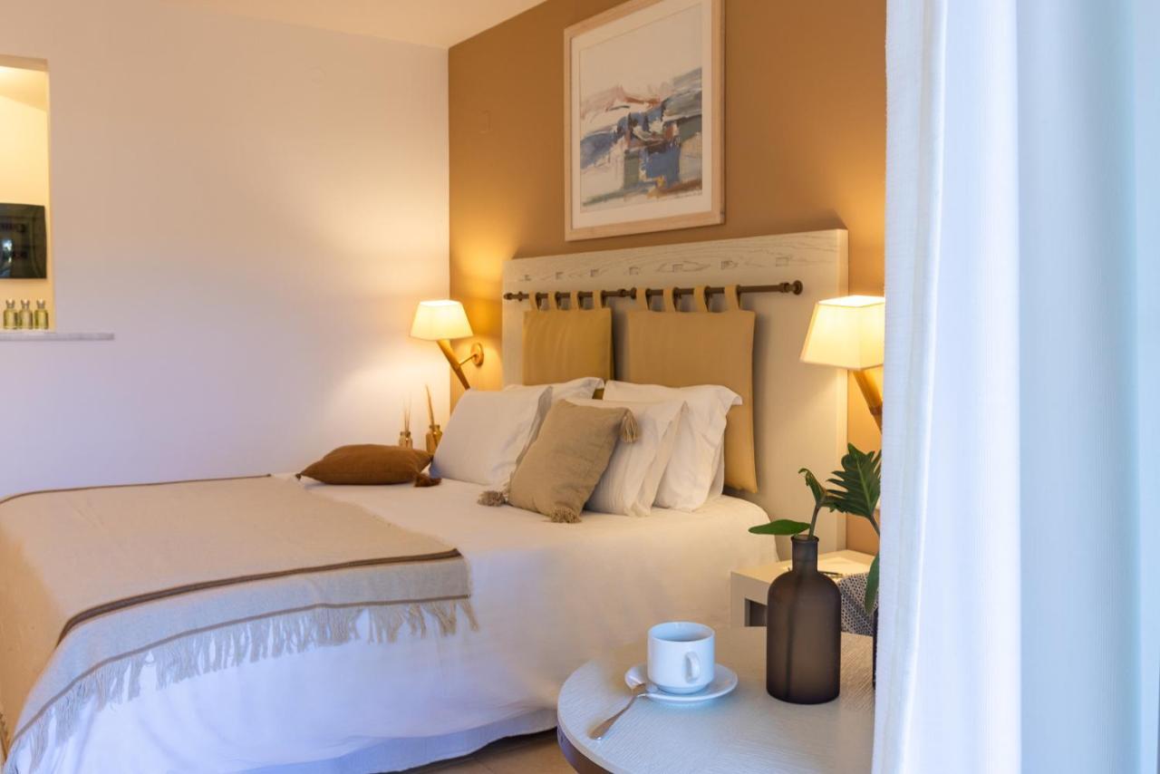เยียนนูลิส ซานตามารีนา บีช โฮเต็ล Hotel Agia Marina  ภายนอก รูปภาพ