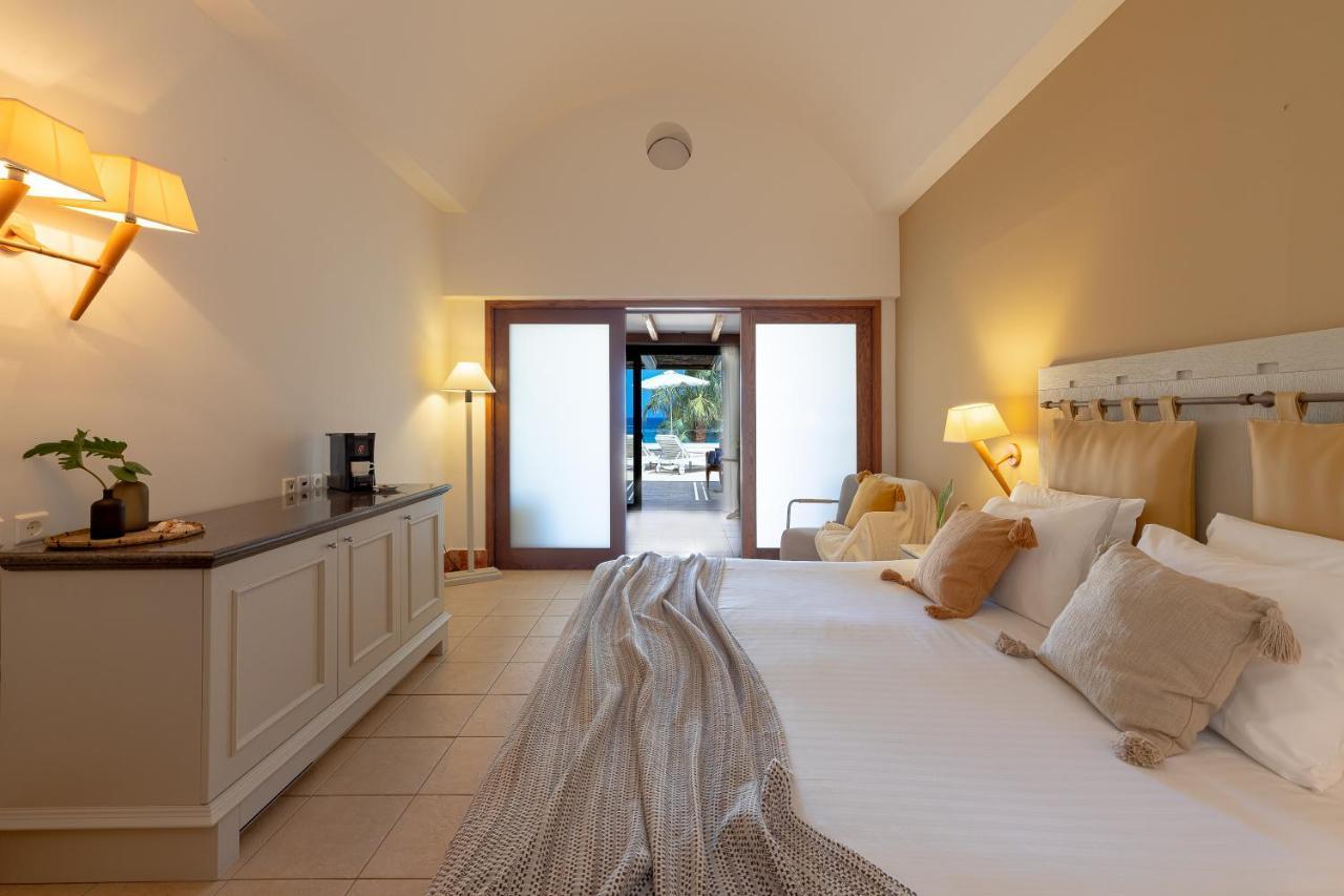 เยียนนูลิส ซานตามารีนา บีช โฮเต็ล Hotel Agia Marina  ภายนอก รูปภาพ