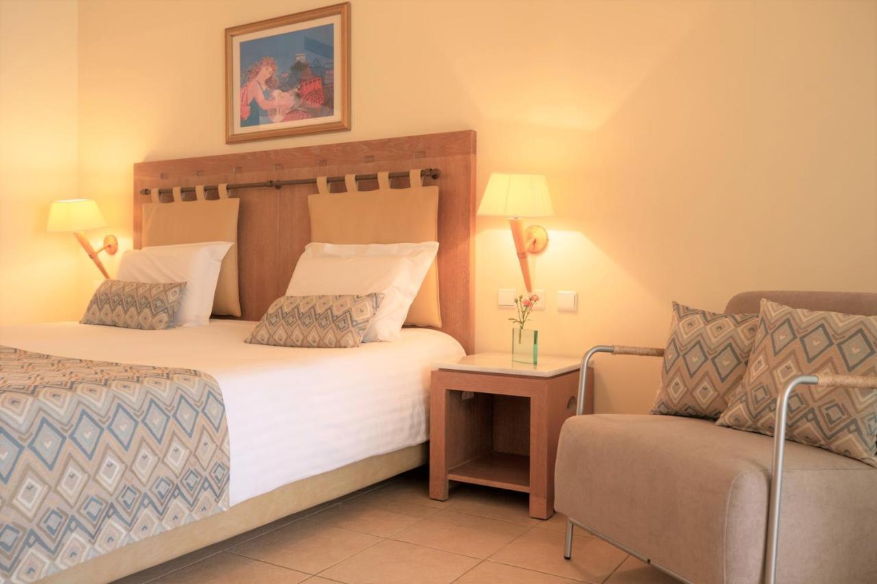 เยียนนูลิส ซานตามารีนา บีช โฮเต็ล Hotel Agia Marina  ภายนอก รูปภาพ